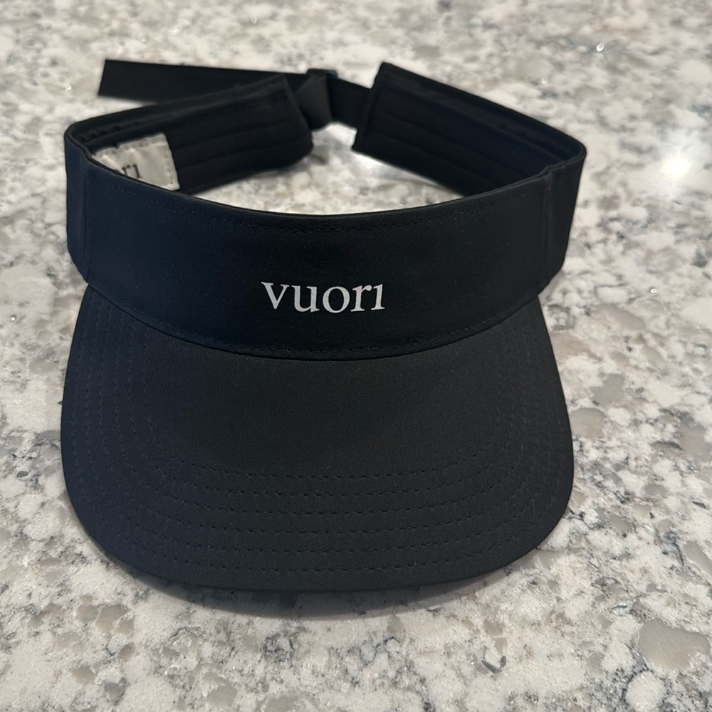 Men’s new Vuori visor
